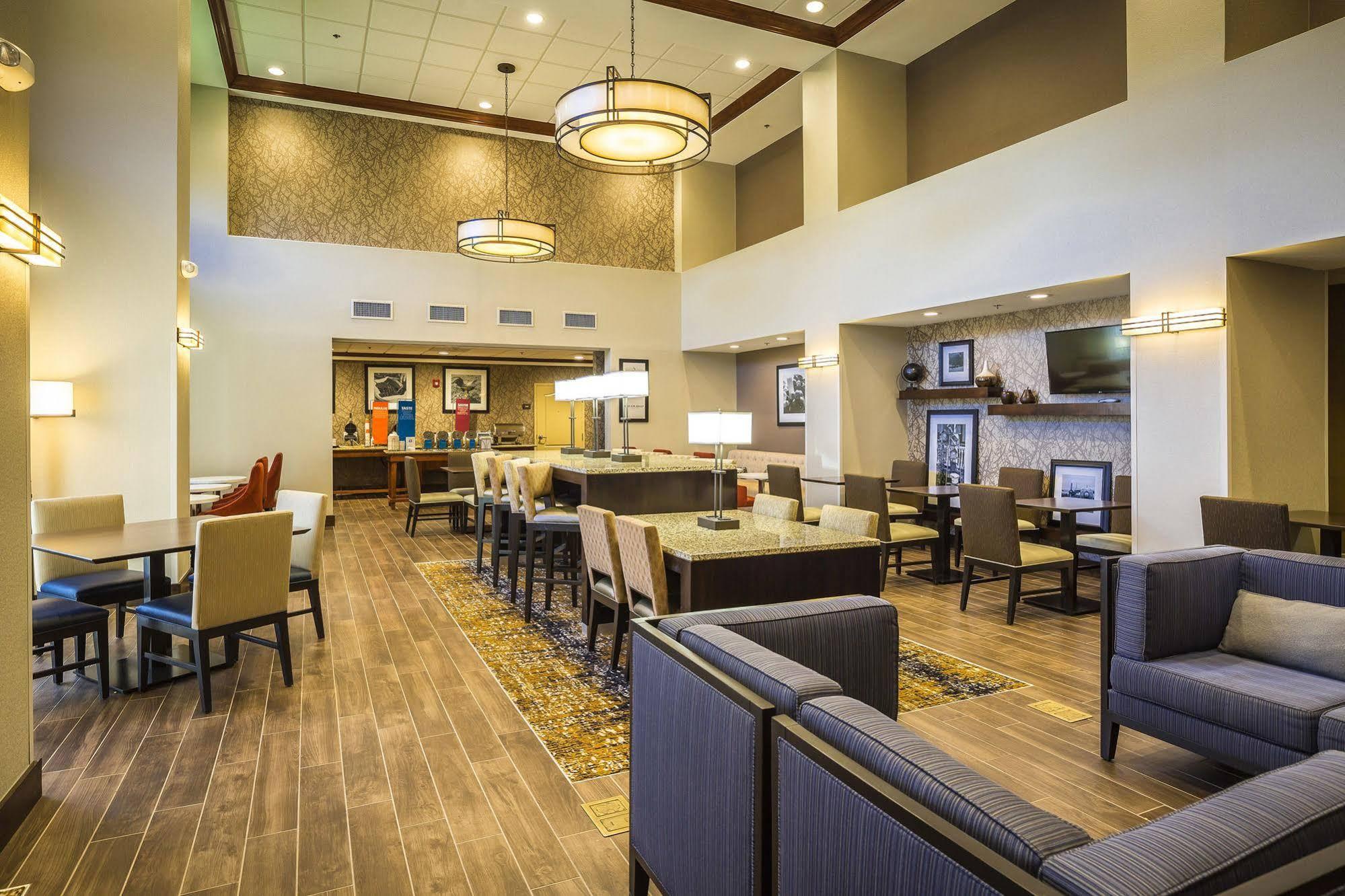 Hampton Inn & Suites Windsor-Sonoma Wine Country Bagian luar foto