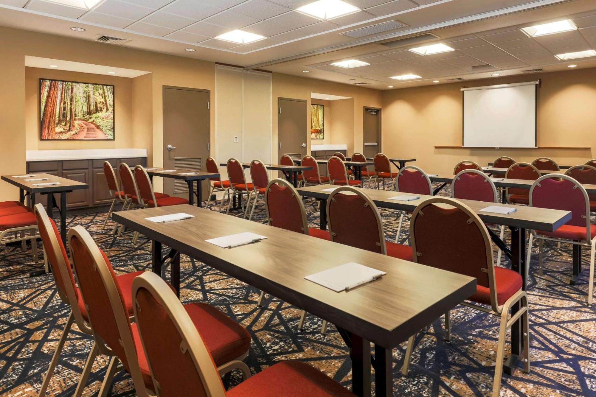 Hampton Inn & Suites Windsor-Sonoma Wine Country Bagian luar foto