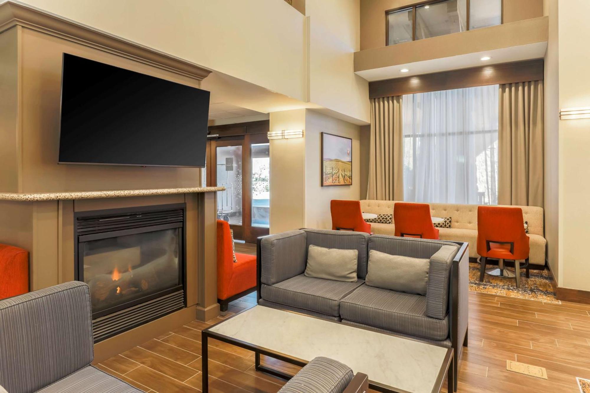 Hampton Inn & Suites Windsor-Sonoma Wine Country Bagian luar foto