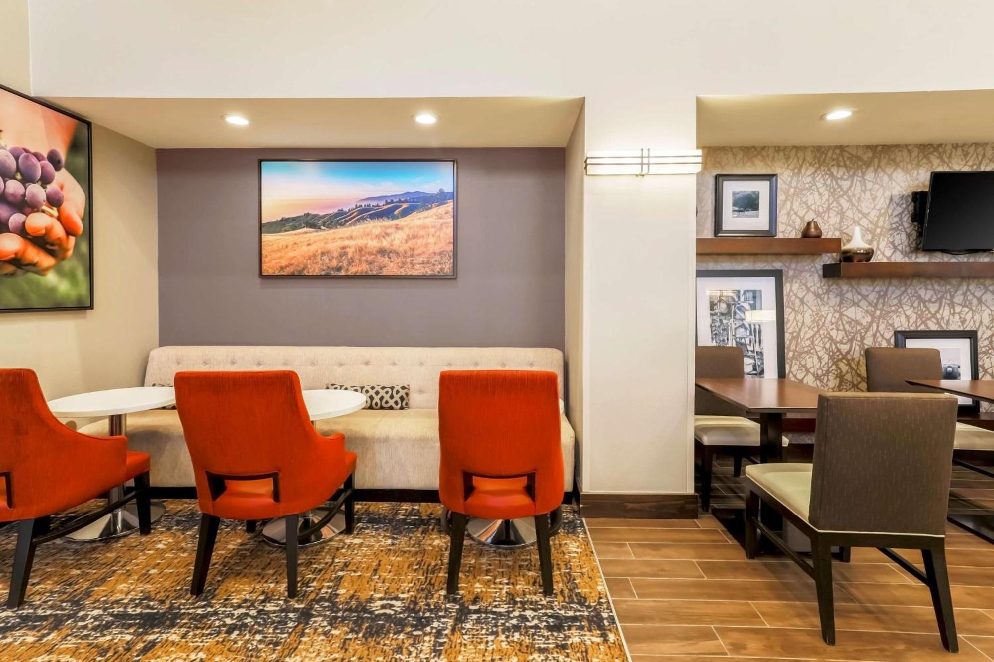 Hampton Inn & Suites Windsor-Sonoma Wine Country Bagian luar foto