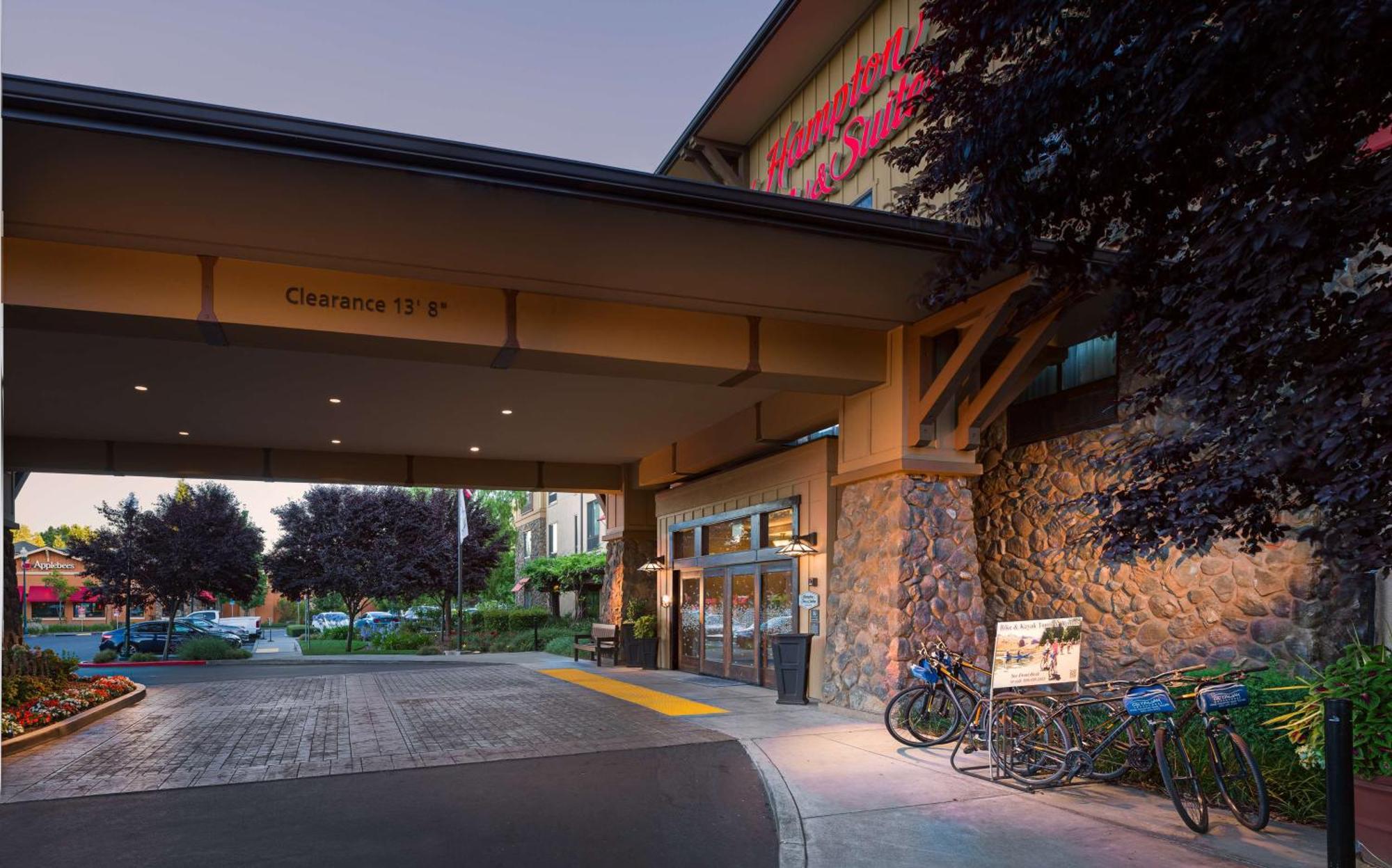 Hampton Inn & Suites Windsor-Sonoma Wine Country Bagian luar foto