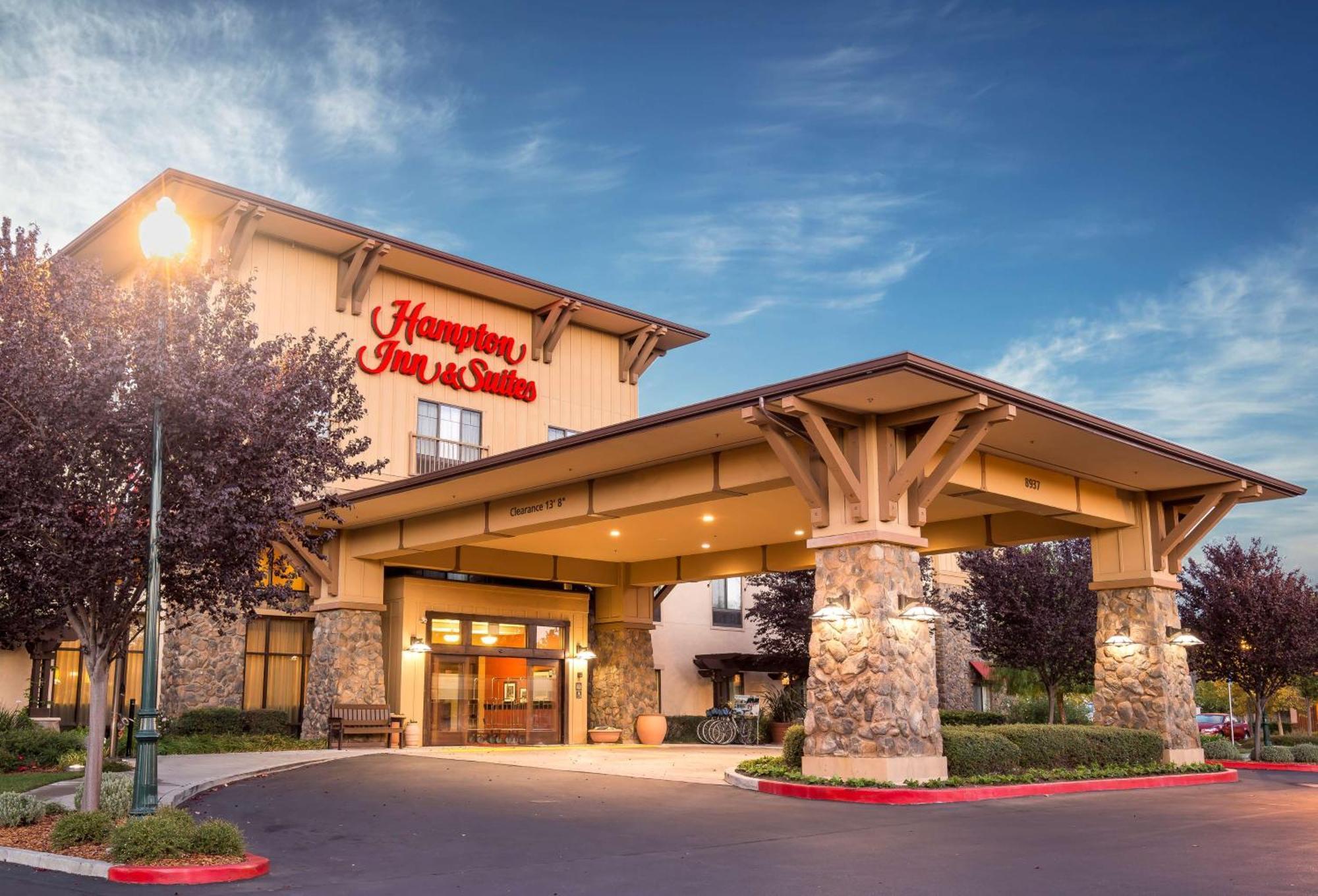 Hampton Inn & Suites Windsor-Sonoma Wine Country Bagian luar foto