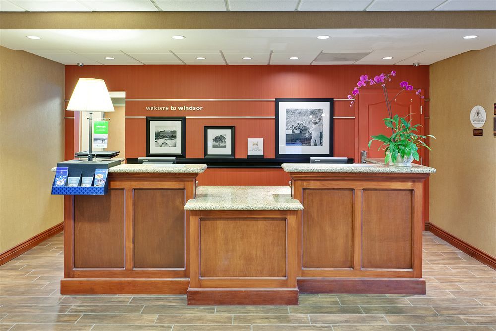 Hampton Inn & Suites Windsor-Sonoma Wine Country Bagian luar foto